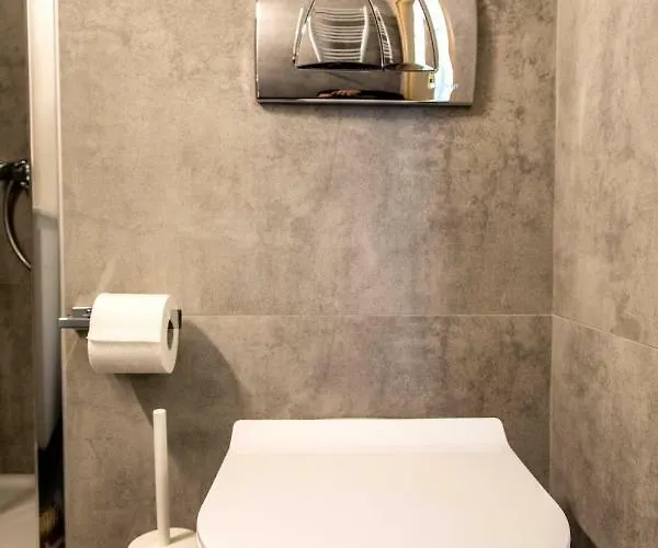 The Modern Salonic